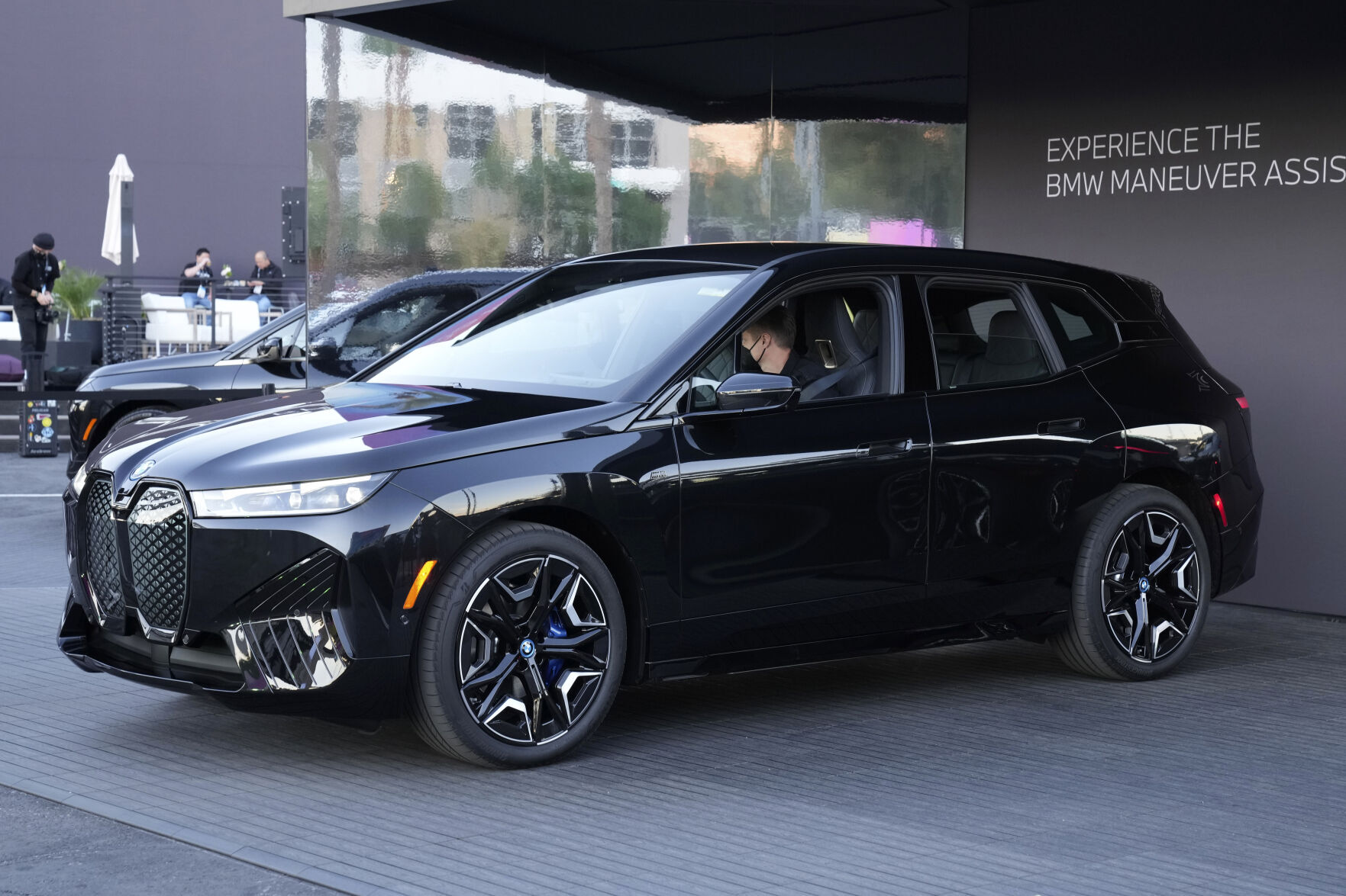 BMW iX